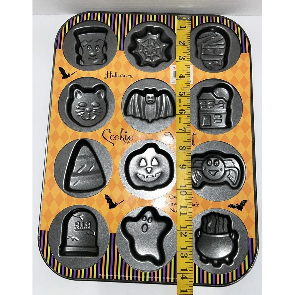 Halloween Cookie Pan 12 Spooky Shapes Ghost Frankenstein Bat‎ Cat Spider New